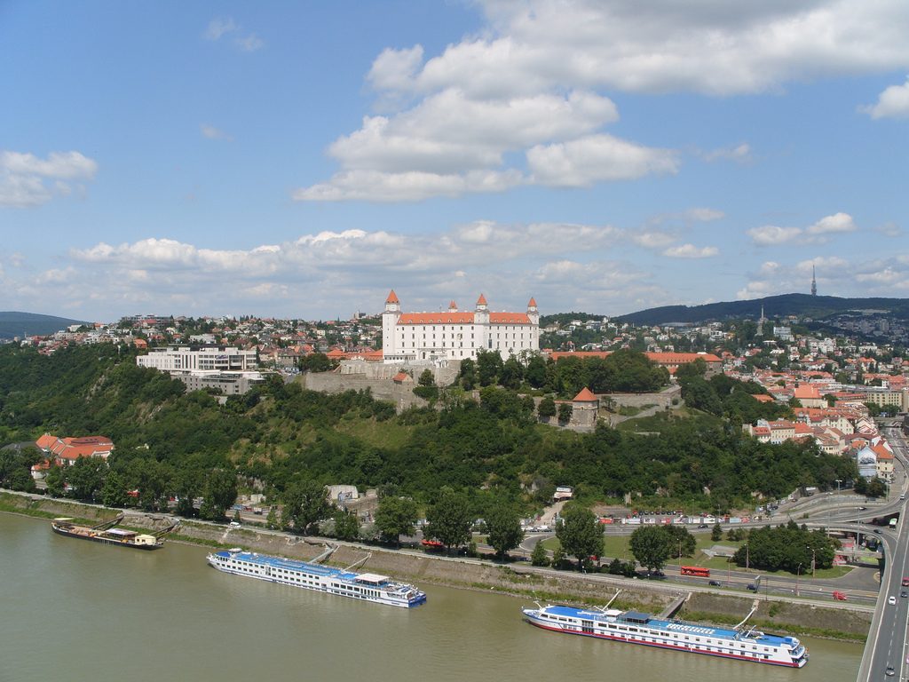 Bratislavský hrad. "The Castle" (CC BY 2.0) by Fearless Fred