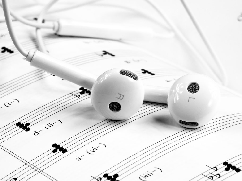 music-1874621_1280