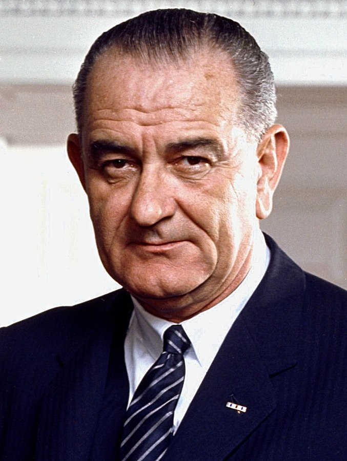677px-37_Lyndon_Johnson_3x4