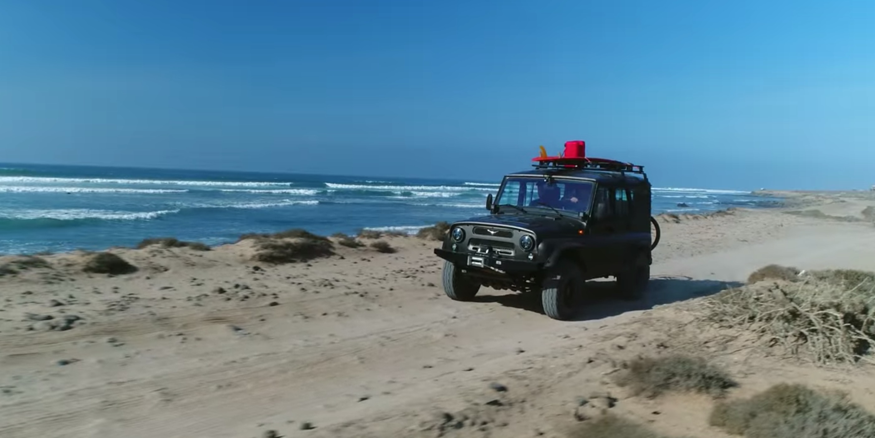 V zaujímavej mexickej reklame sa objavil brutálny UAZ Hunter