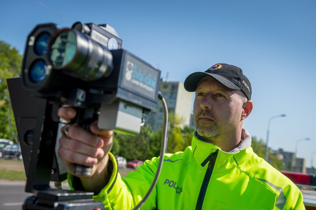 Meranie rýchlosti na Slovensku: Aké prístroje používa polícia?