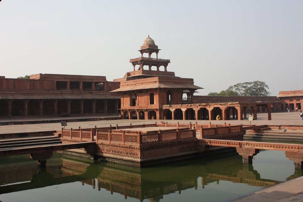 "Fatehpur Sikri, Ornamental Pool and Panc" (CC BY 2.0) by Arian Zwegers 